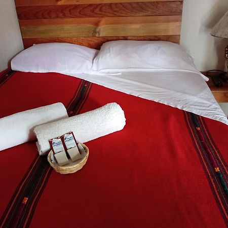 Hospedaje Eli Panajachel Ngoại thất bức ảnh