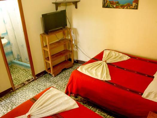 Hospedaje Eli Panajachel Ngoại thất bức ảnh