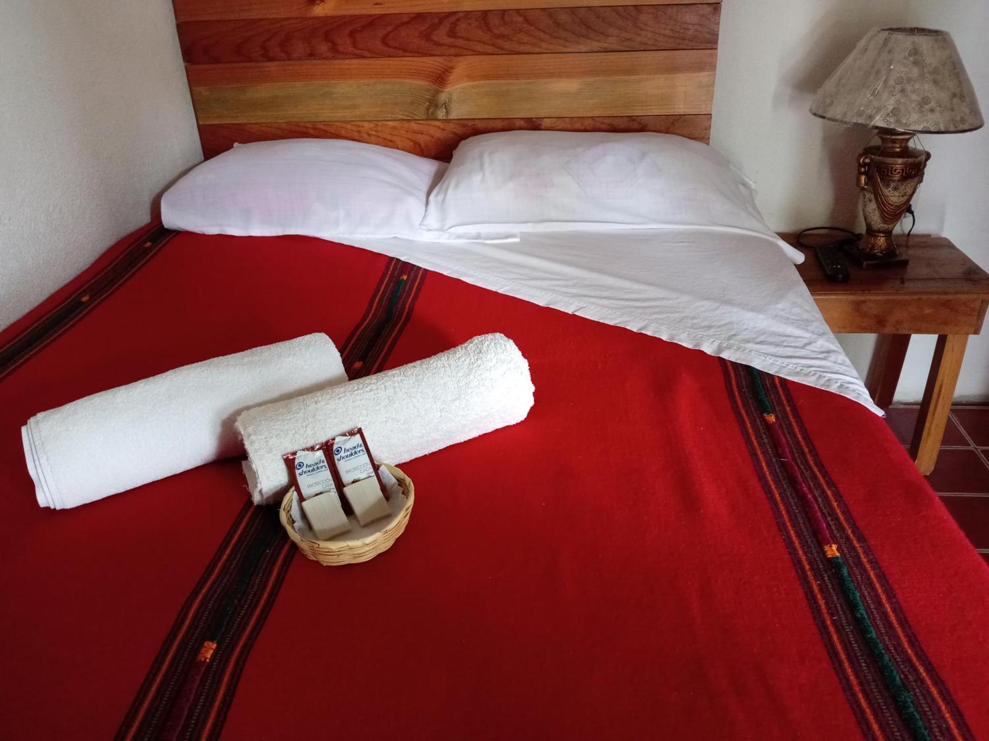 Hospedaje Eli Panajachel Ngoại thất bức ảnh