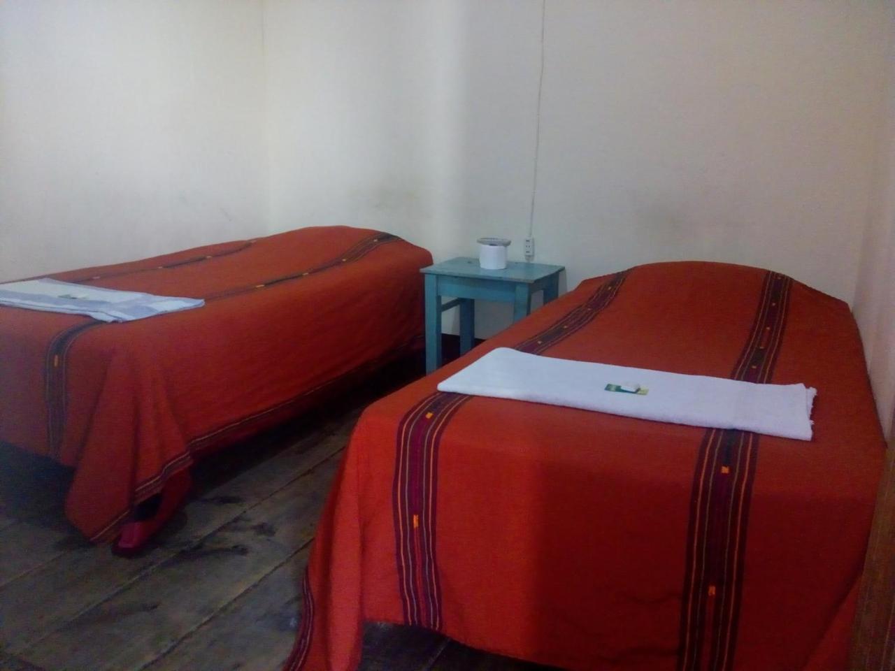 Hospedaje Eli Panajachel Ngoại thất bức ảnh